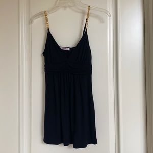 Black top with chain straps - Size Medium